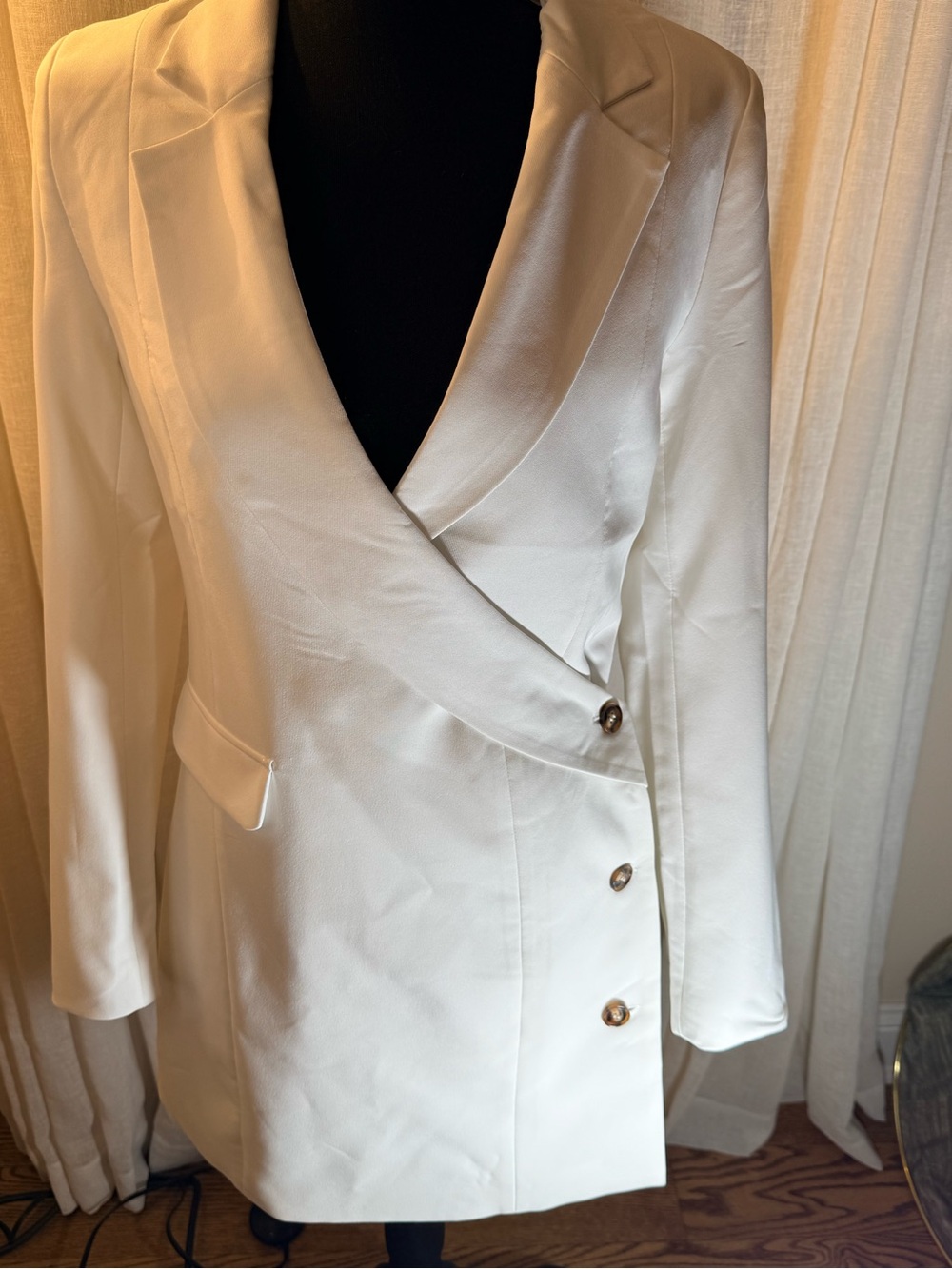 Women's White Long-Sleeve Double-Breasted Blazer Dress. NWT
